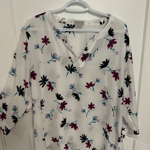 Women’s Van Heusen dress shirts - Picture 7 of 9